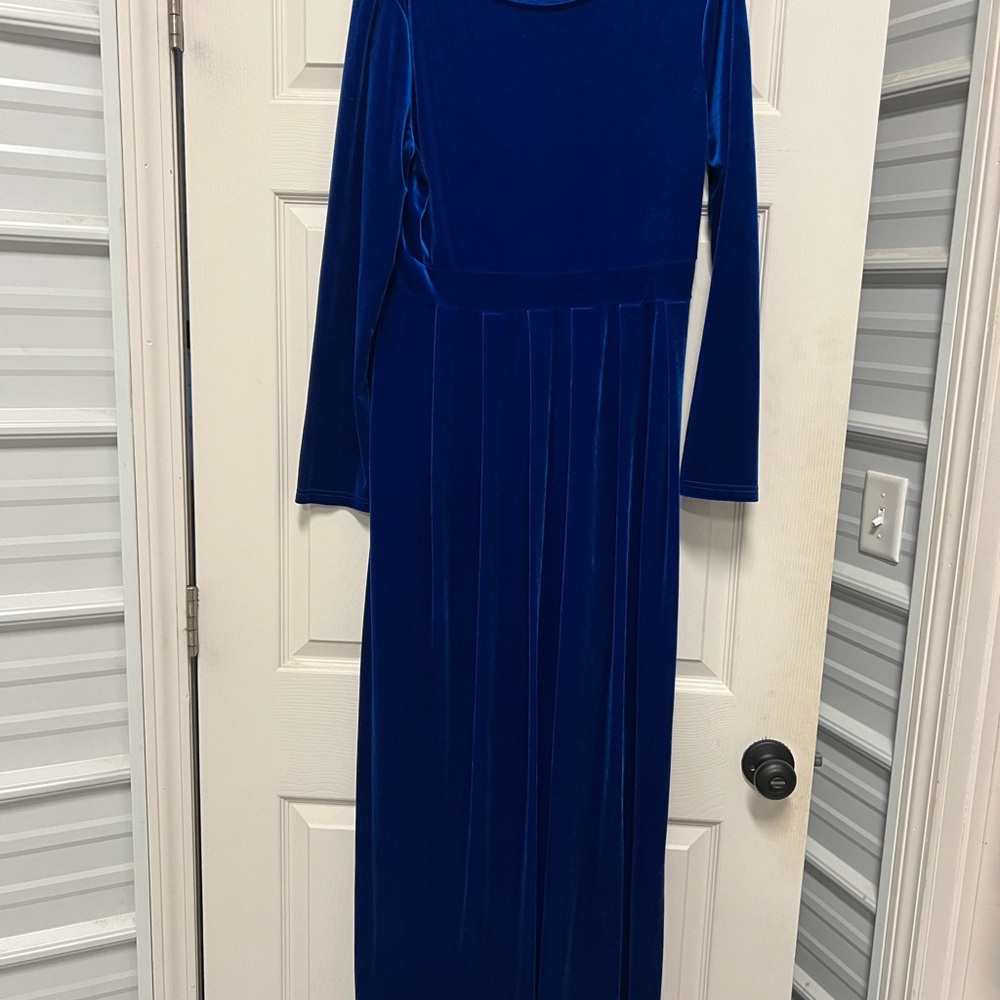 Elegant Blue Velvet Dress